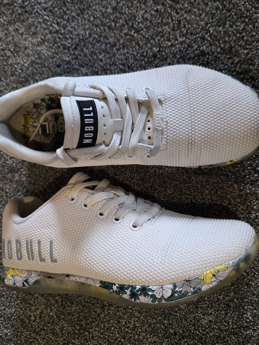 NOBULL Spring Fling Trainers in a white floral Size Womans 8.5 Or Mens 7